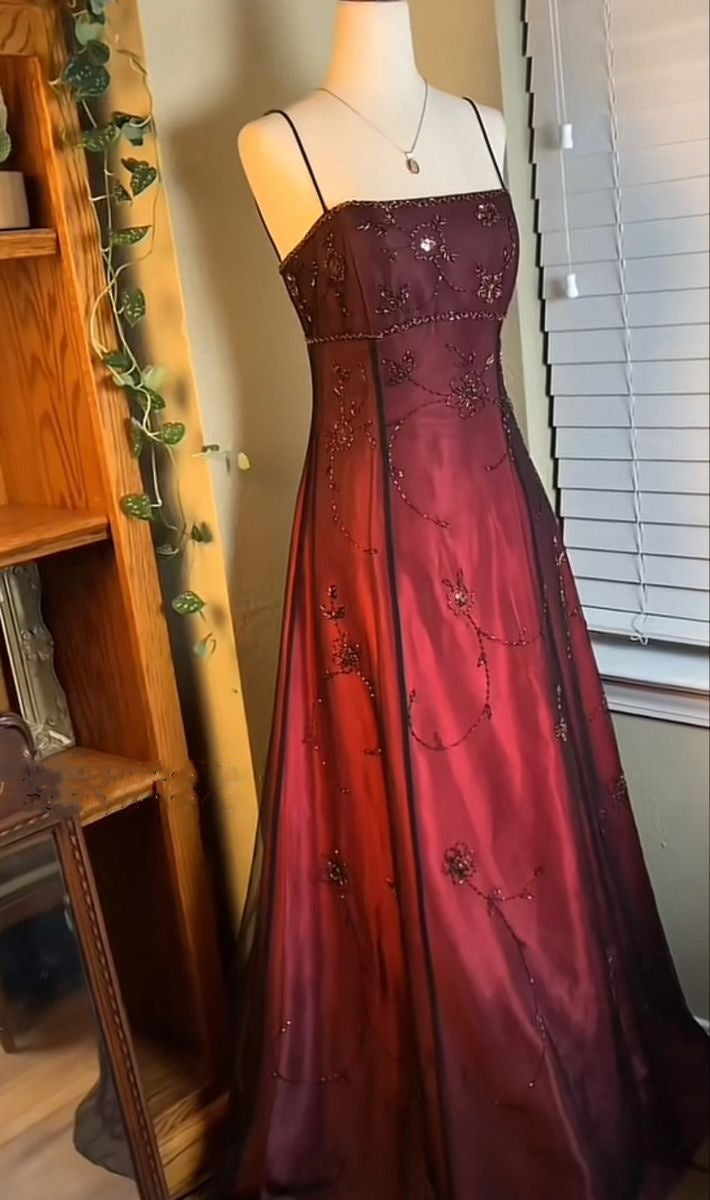 Burgundy Spaghetti Straps Exquisite Beaded Long Tulle Ball Gown Evening Dress Prom Dress Main image