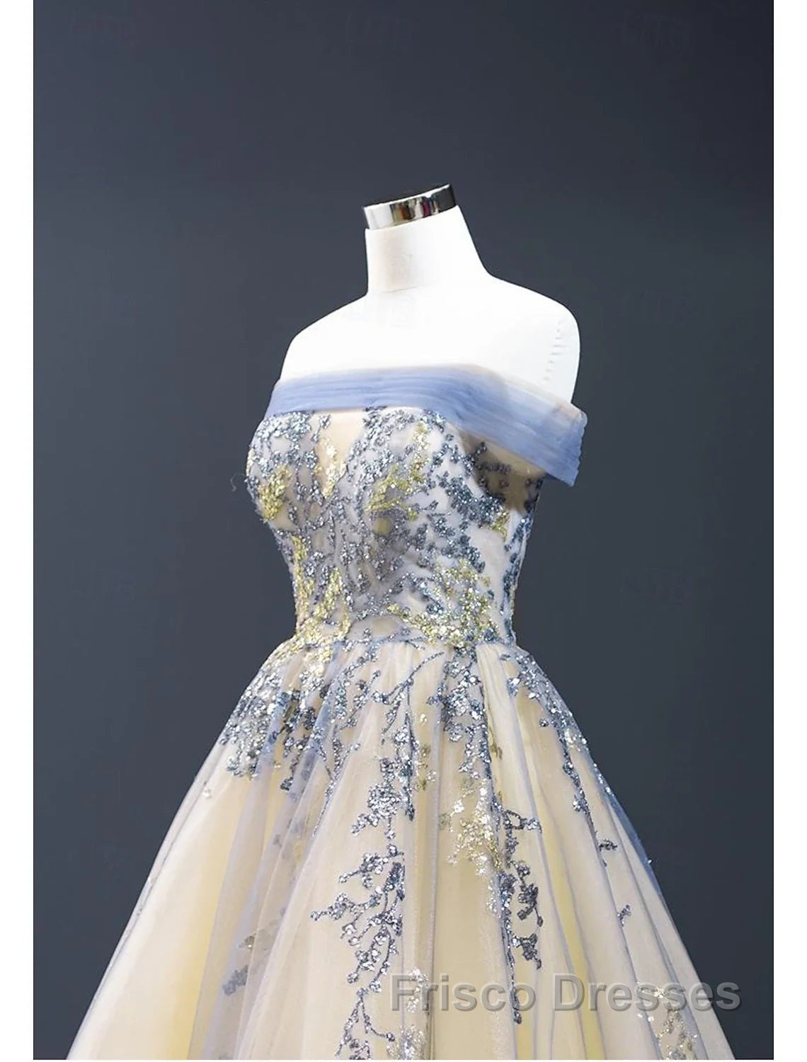 Buyishang A-Line Wedding Guest Dress Vintage Dress Wedding Sweep / Brush Train Sleeveless V Neck Satin with Pleats