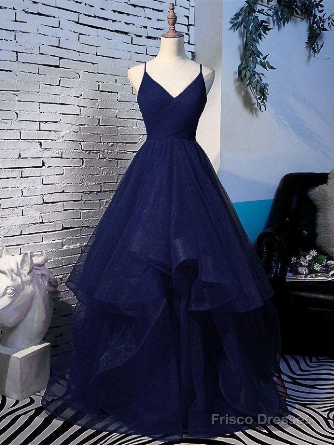 Charming Spaghetti Strps Navy Blue Prom Dress 2025 Tulle Layers Long Evening Gown Main image