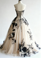 Light Champagne A-Line Sweetheart Neckline Tulle Applique Wedding Dress, Vintage Long Evening Gown