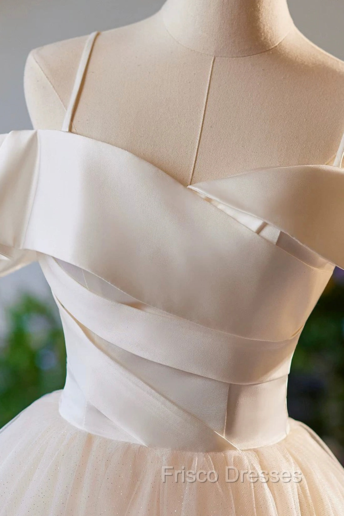 Champagne Spaghetti Straps Knee Length Formal Prom Dress, A-Line Sleeveless Backless Party Dress