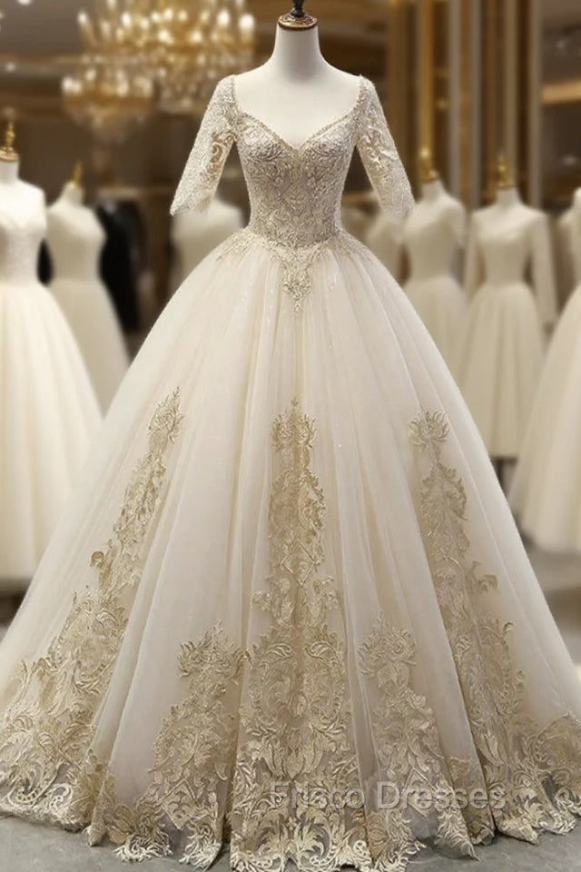 Champagne Tulle Short Sleeve V-neck Appliques Wedding Dress Main image
