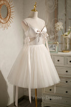 Champagne V-Neck Tulle Short Formal Prom Dress, Spaghetti Straps Party Dress with Bow