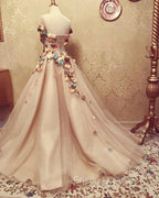 Charming Tulle Evening Dress 3D Flowers Embroidery Formal Prom Gowns