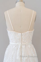 Chic Long A-line Sweetheart Spaghetti Strap Appliques Tulle Wedding Dress