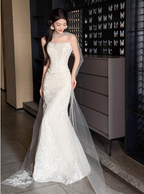 Chic Mermaid Long Wedding Dresses Lace Strapless White Bridal Gowns Appliques Sleeveless Bridal Dresses