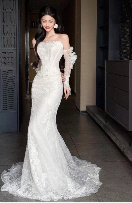 Chic Mermaid Long Wedding Dresses Lace Strapless White Bridal Gowns Appliques Sleeveless Bridal Dresses