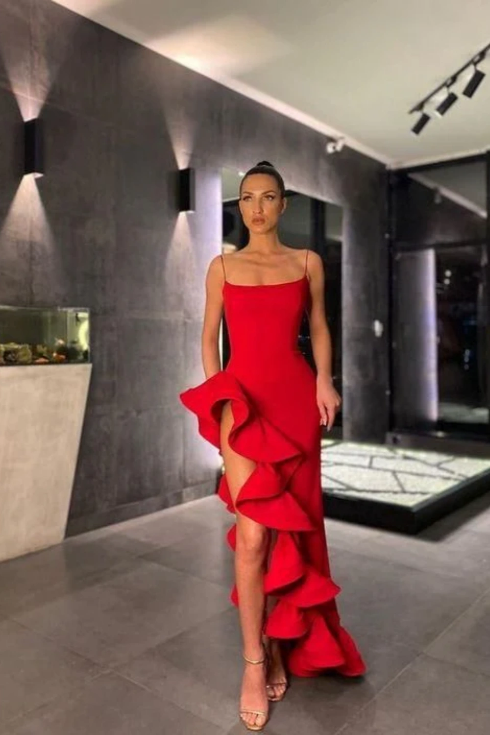 Chic Mermaid Scoop Neck Spaghetti Straps Satin Red Prom Dresses Main image