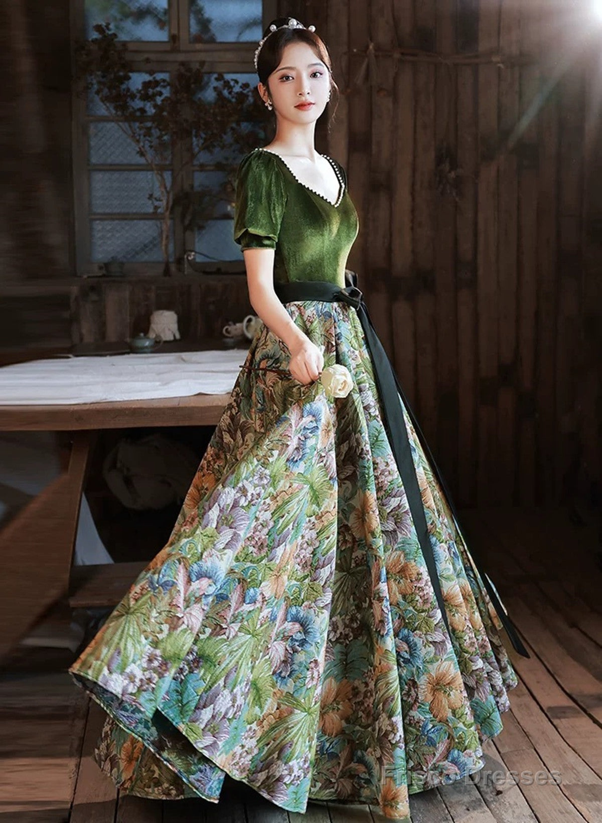 Chic Velvet Floral Short Sleeves Long Prom Dress, Green Sweetheart Party Dress Main image