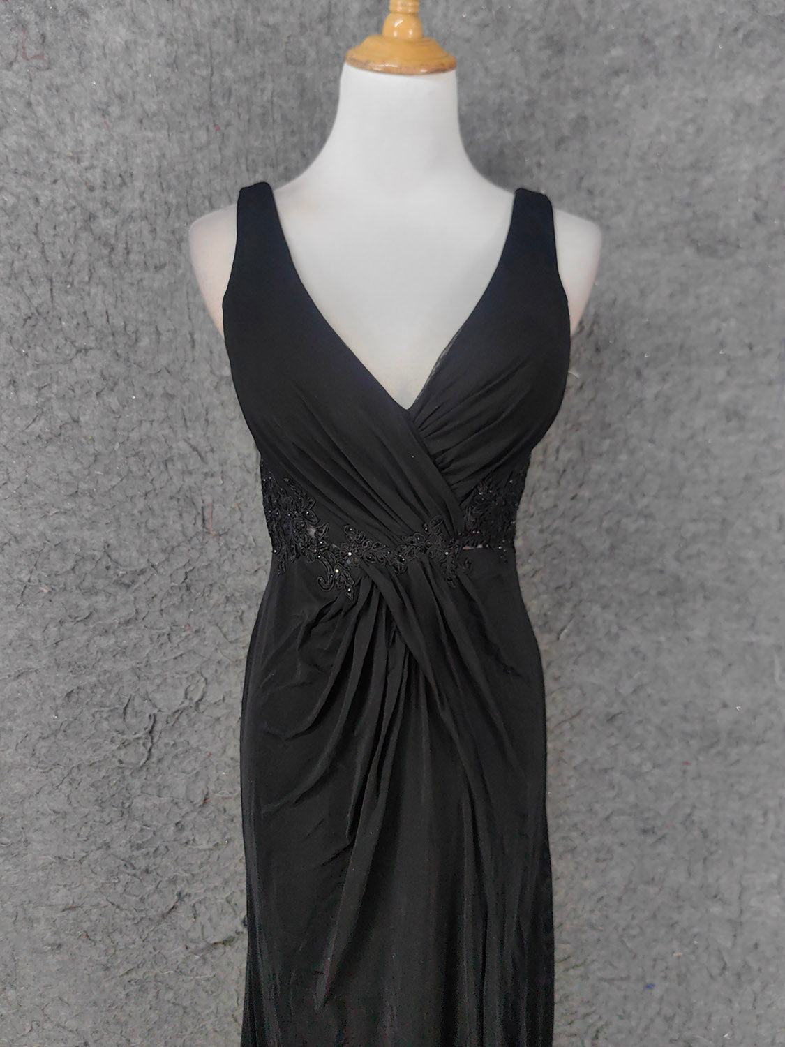 Classic Black V-Neck Sleeveless Open Back Lace Chiffon Long Prom Dress Evening Dress Secondary image