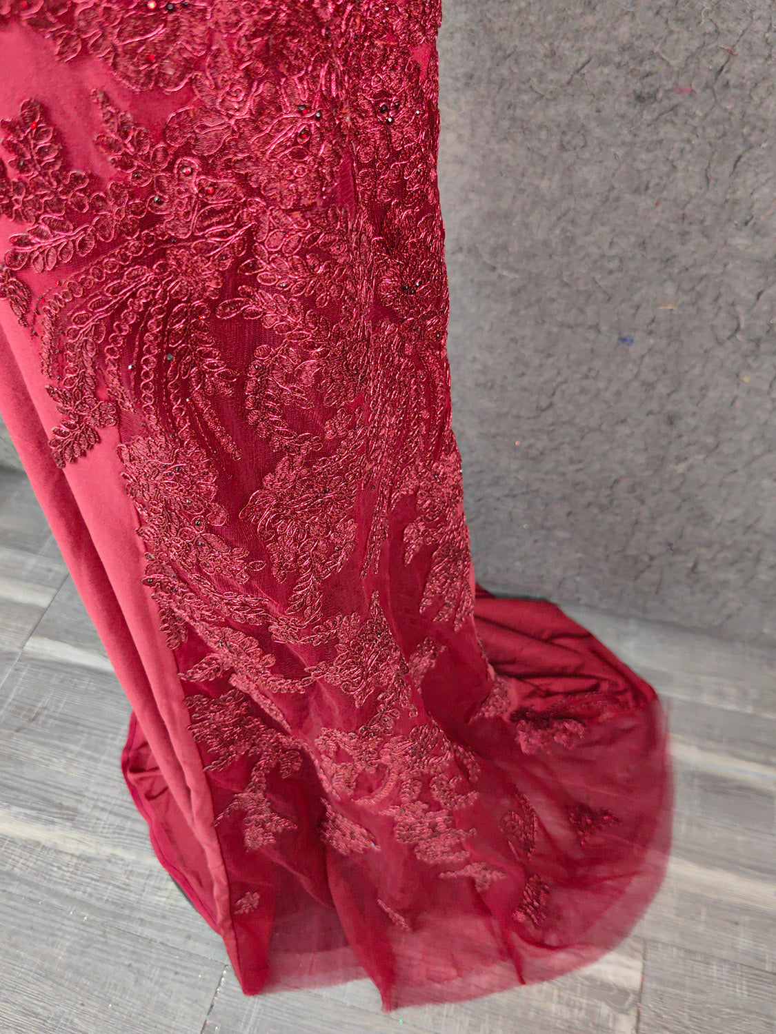 Classic Burgundy Mermaid Spaghetti Strap V-Neck Embroidered Satin Long Prom Dress Evening Dress