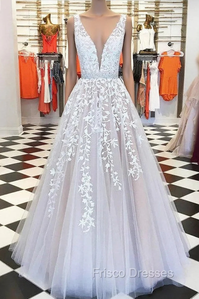 Classic Ivory Long Formal Prom Dress With Lace Appliques Main image
