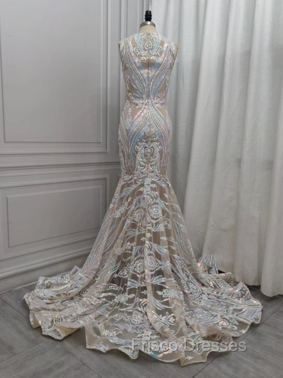 Classic Mermaid Lace Floor-Length Formal Prom Dress On Sale Secondary image