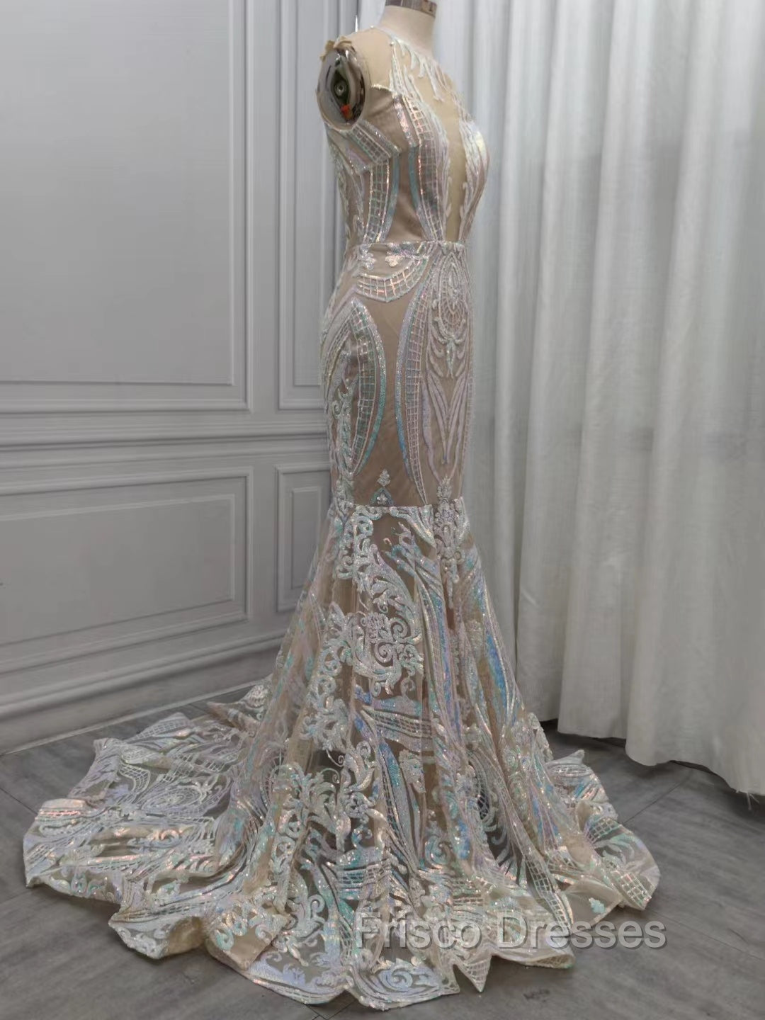 Classic Mermaid Lace Floor-Length Formal Prom Dress On Sale
