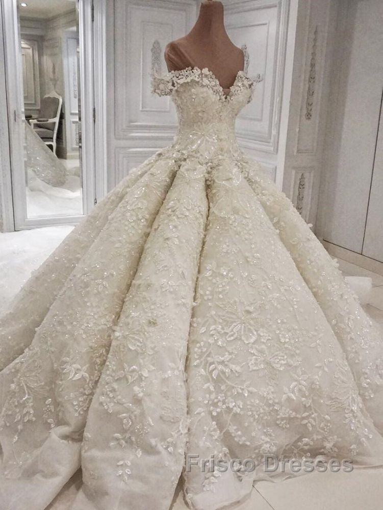 Classic Off theshoulder Luxurious Appliques Ball Gown Wedding Dress Secondary image