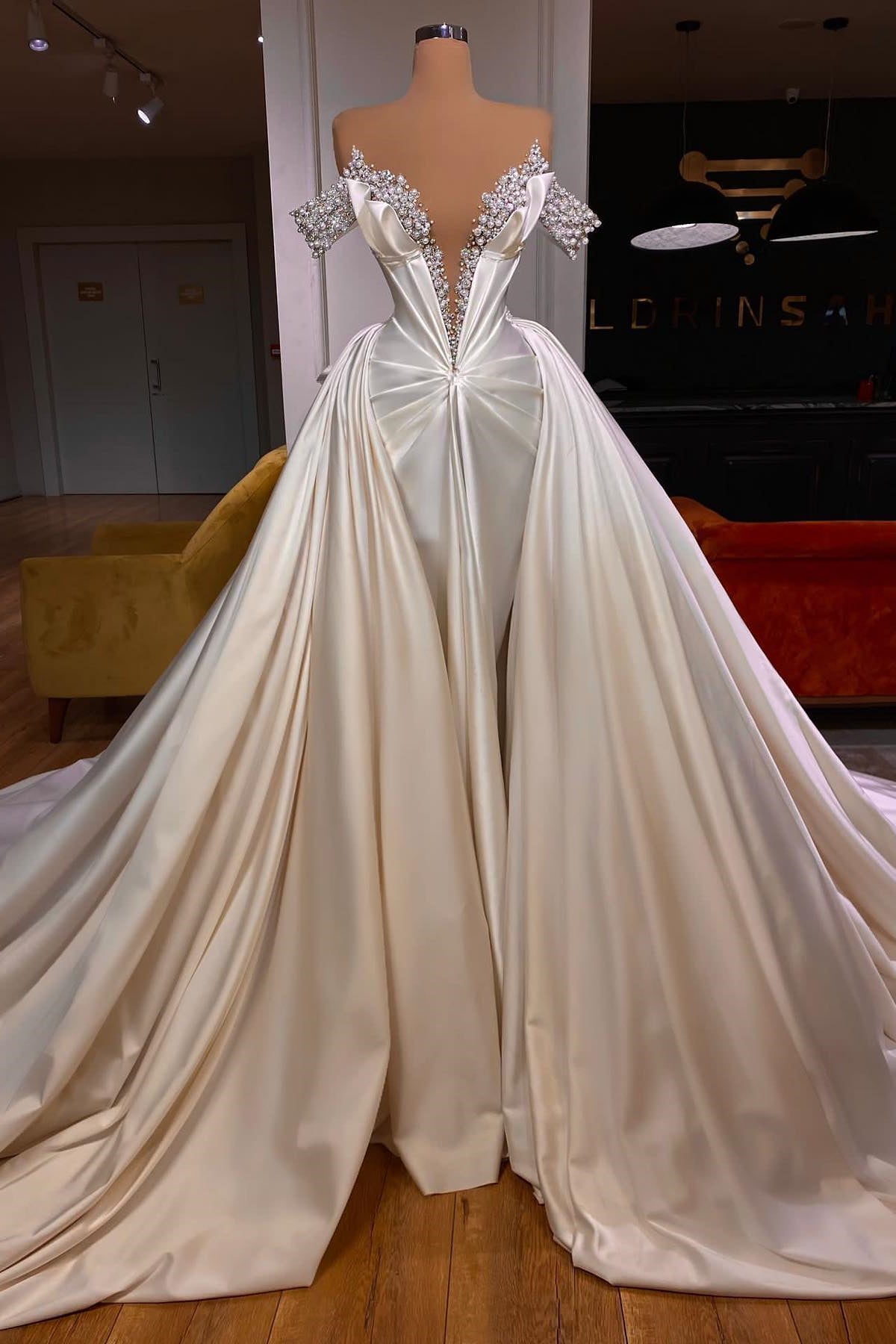 Classic V-Neck Off-The-Shoulder Prom Dresses With Beads