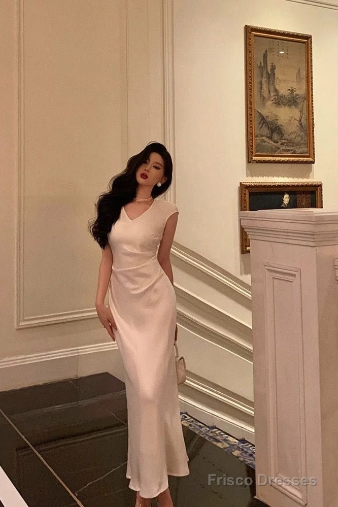 Classy Sheath V Neckline Ivory Satin Prom Dresses Birthday Outfits Evening Gown