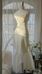 Clean And Elegant White V-Neck Lace Beaded Mermaid Long Prom Dress