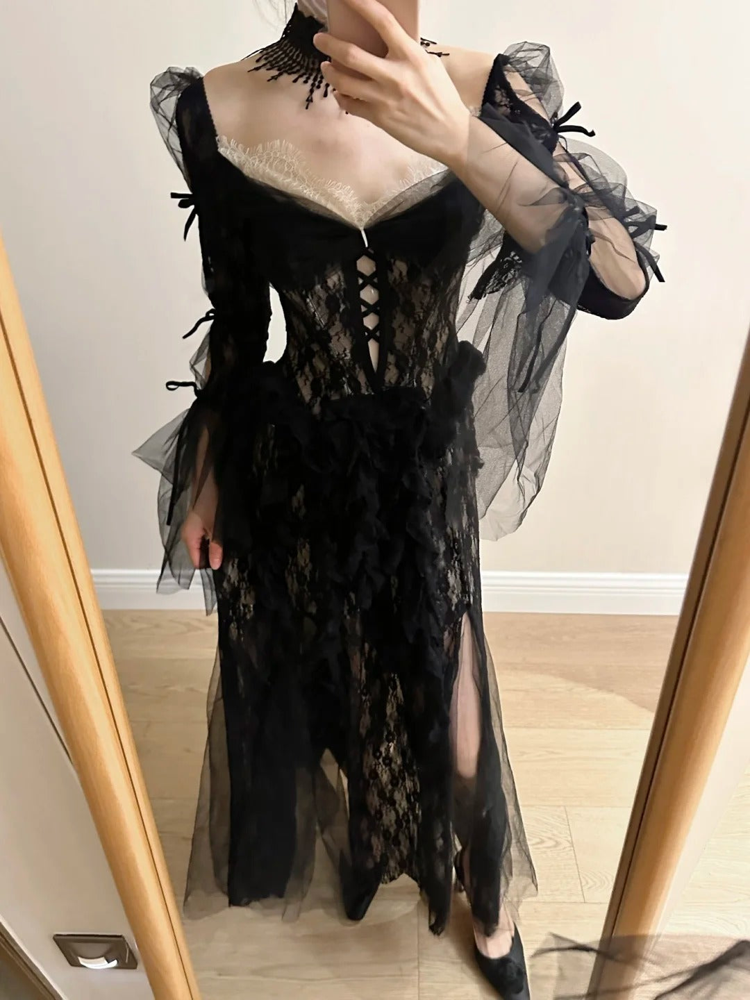 Dark Vintage Black Long Sleeve High-Slit Lace Tulle Prom Dress Evening Dress