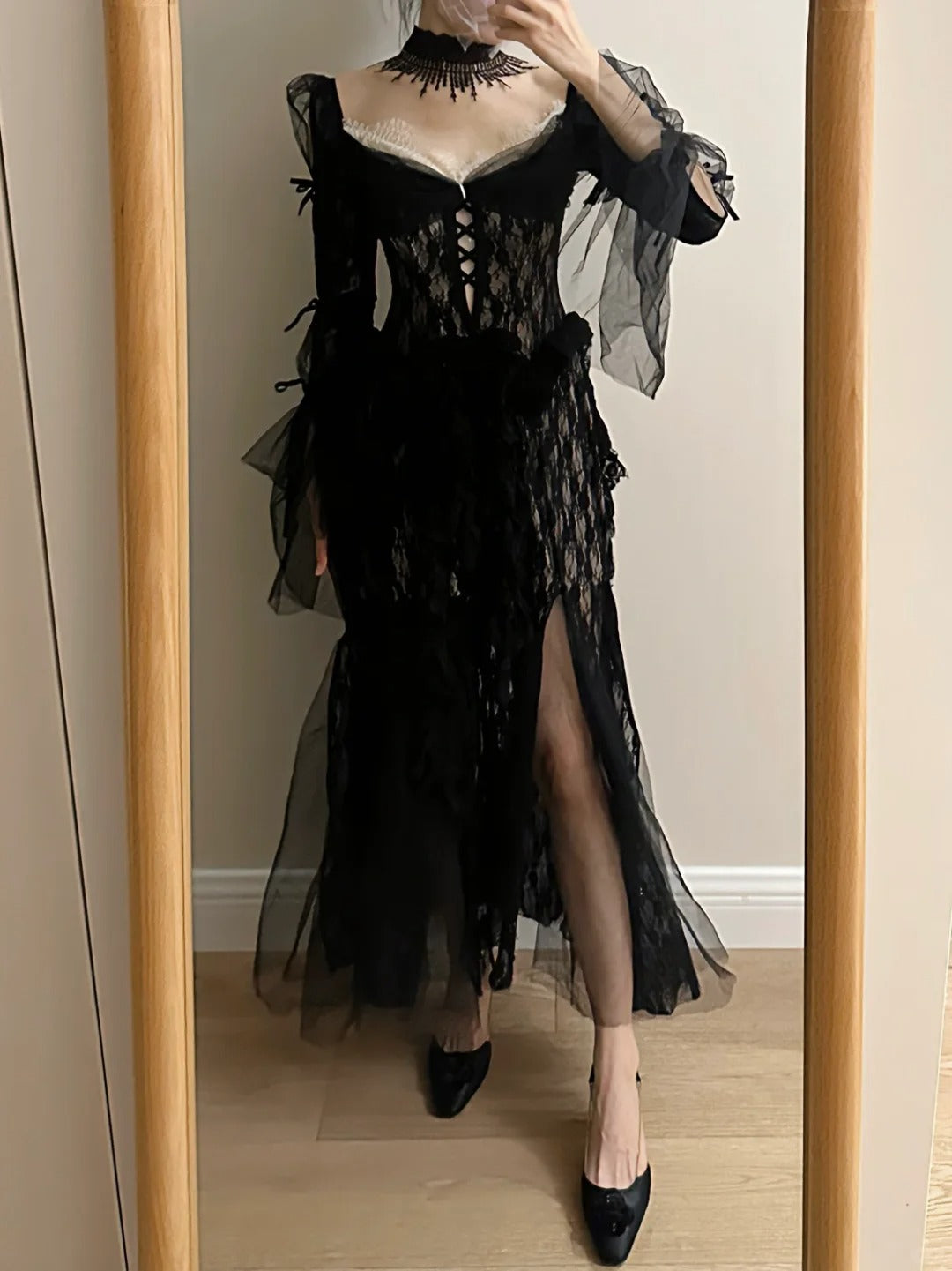 Dark Vintage Black Long Sleeve High-Slit Lace Tulle Prom Dress Evening Dress