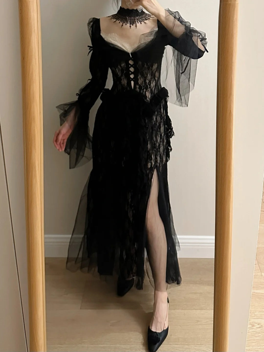Dark Vintage Black Long Sleeve High-Slit Lace Tulle Prom Dress Evening Dress