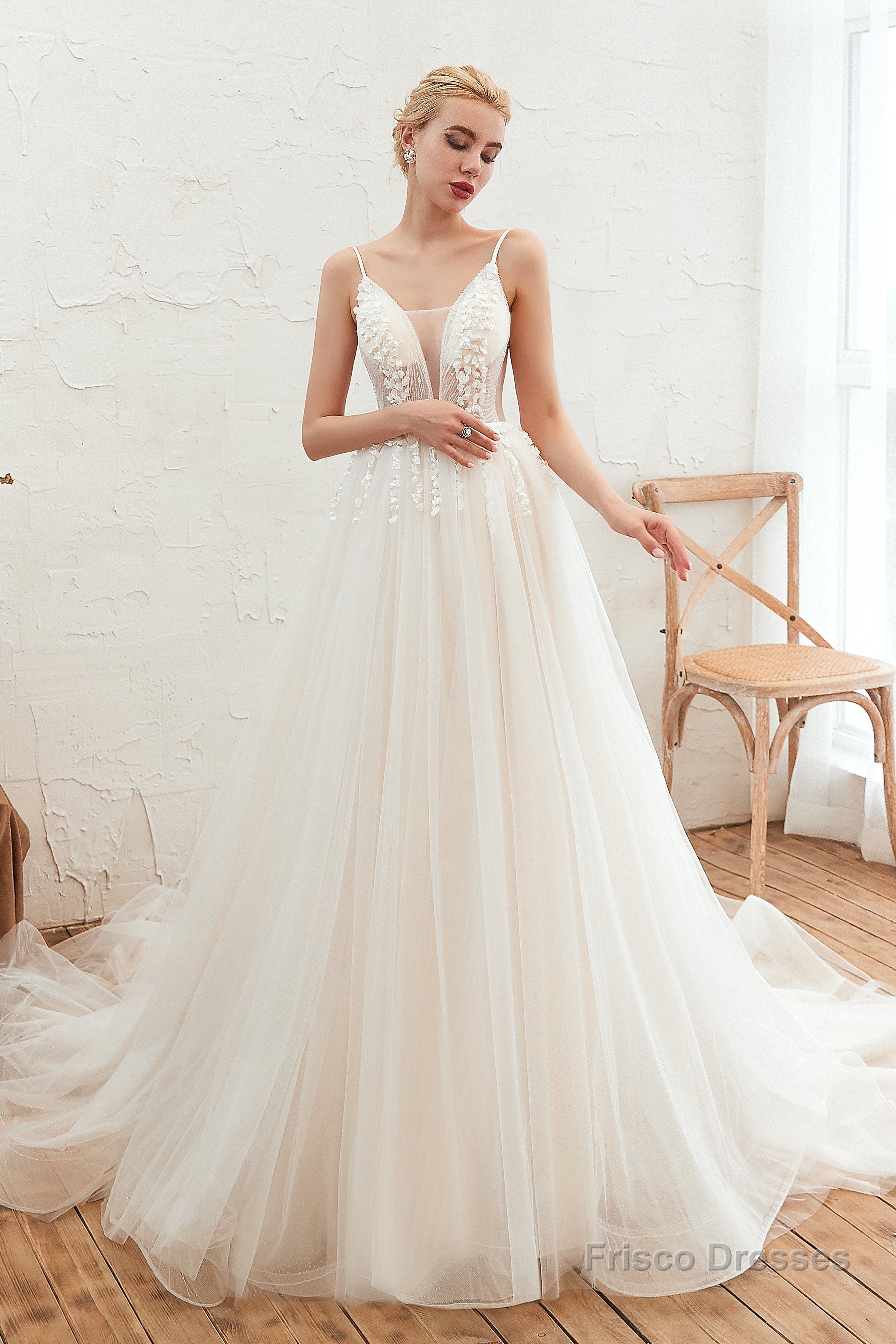 Deep V See Through Neck Bridal Dresses Spaghetti Straps Fairy Tulle Wedding Gowns Secondary image