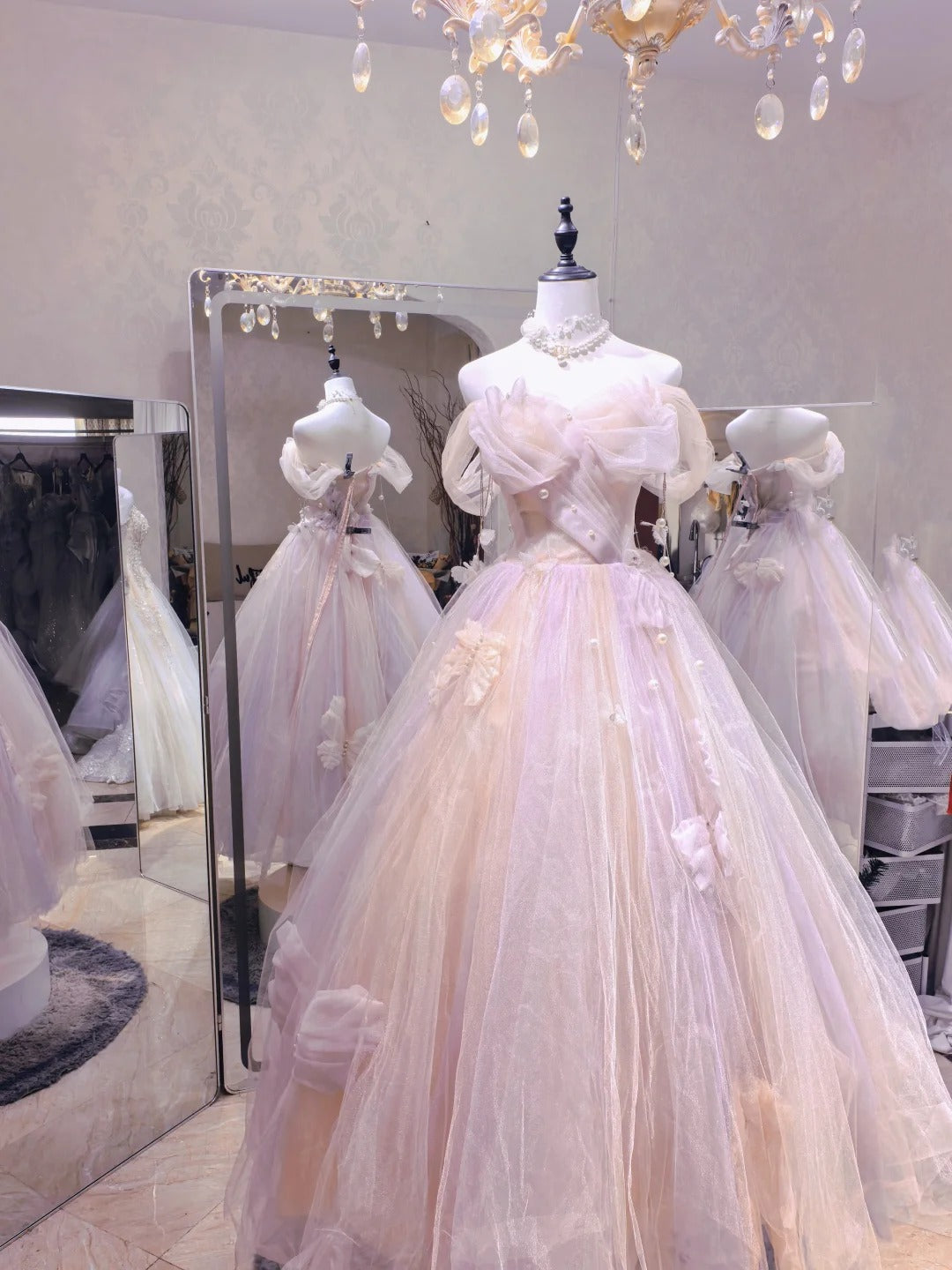 Dreamy Light Pink Off-Shoulder Tulle Floor-Length Ball Gown Evening Dress Secondary image