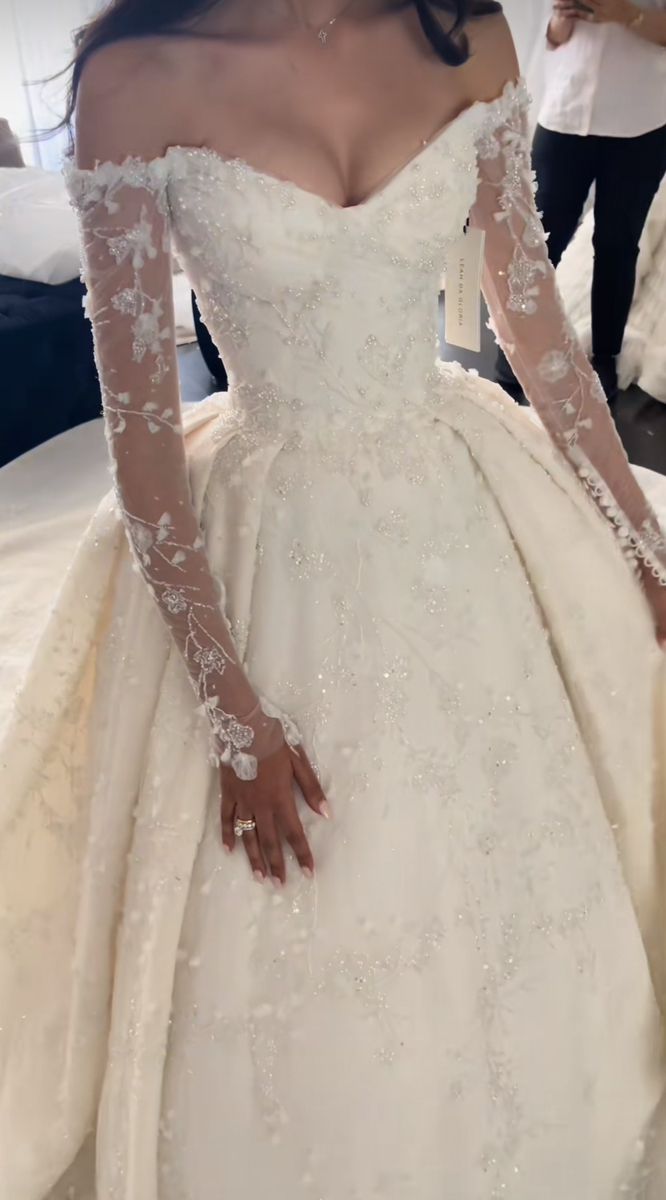 Dreamy Wedding Dress Ball Gown Off The Shoulder Lace Wedding Dresses Bridal Gowns Main image