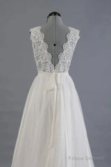 Elegant And Noble A-Shaped V-Neck Belt With Stickers For Beach And Floor Length Wedding Dresses