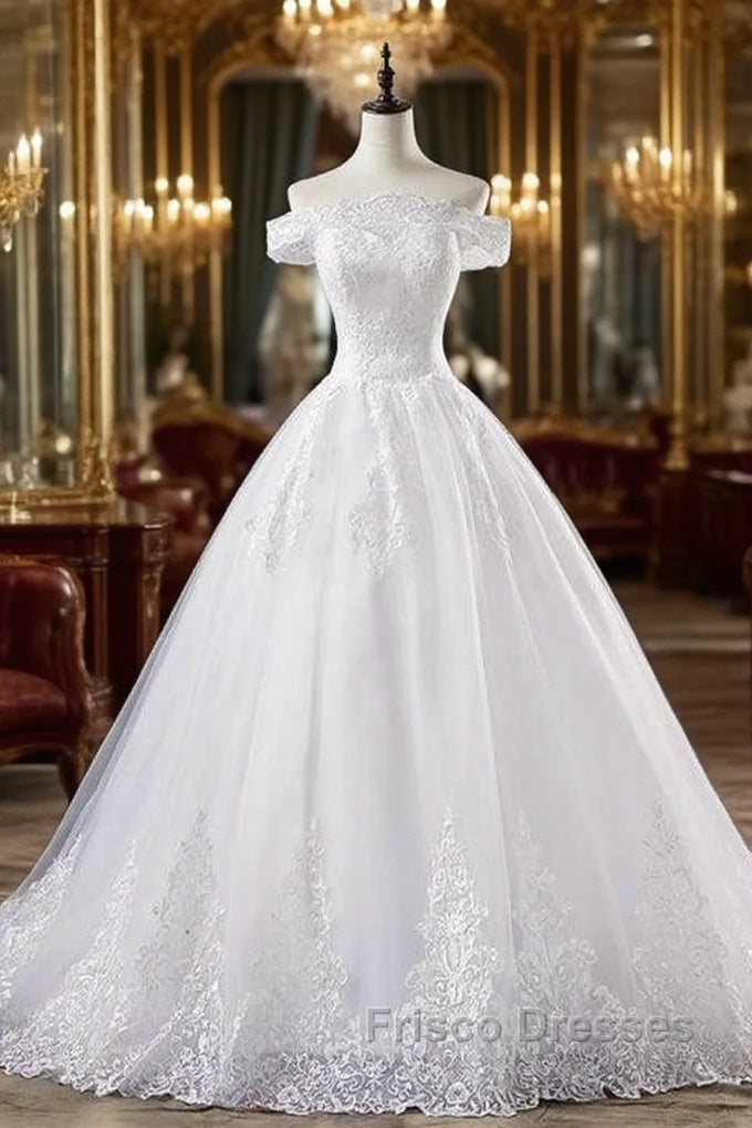 Elegant Appliques Lace Tulle A-line Wedding Dress Main image