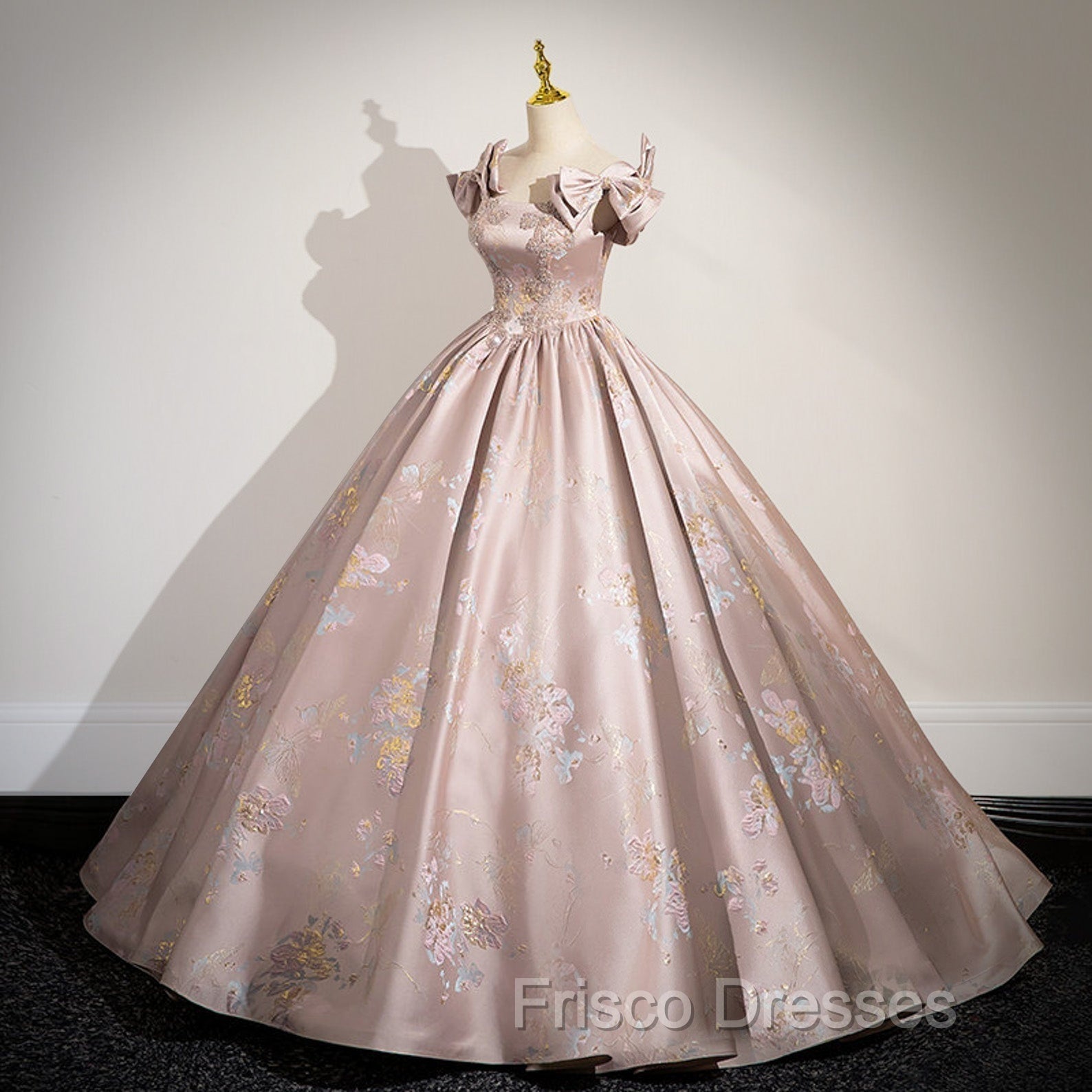 Elegant Ball Gown Pink Beaded Floral Appliques Quinceanera Dress Secondary image