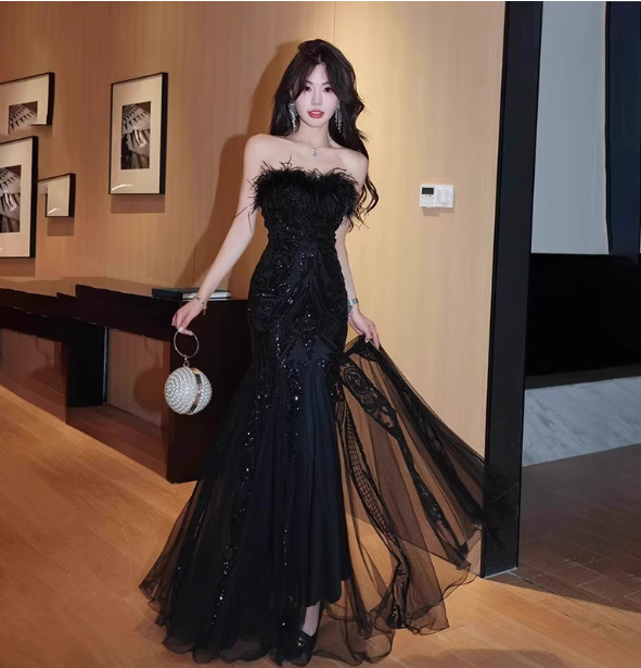 Elegant Black Mermaid Strapless Feather Sequined Tulle Prom Dress Evening Dress Main image