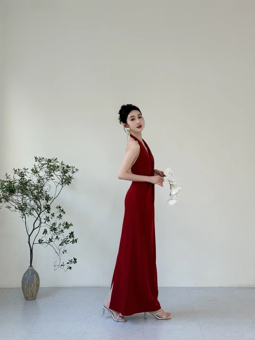 Elegant Burgundy Fitted Halter Neck Deep V-Neck Satin Long Prom Evening Dress