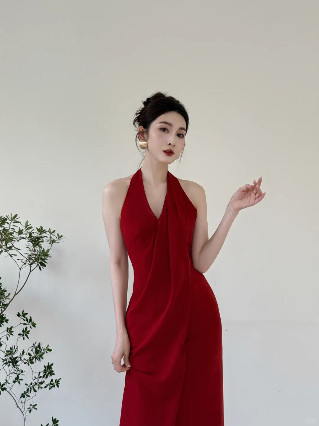 Elegant Burgundy Fitted Halter Neck Deep V-Neck Satin Long Prom Evening Dress