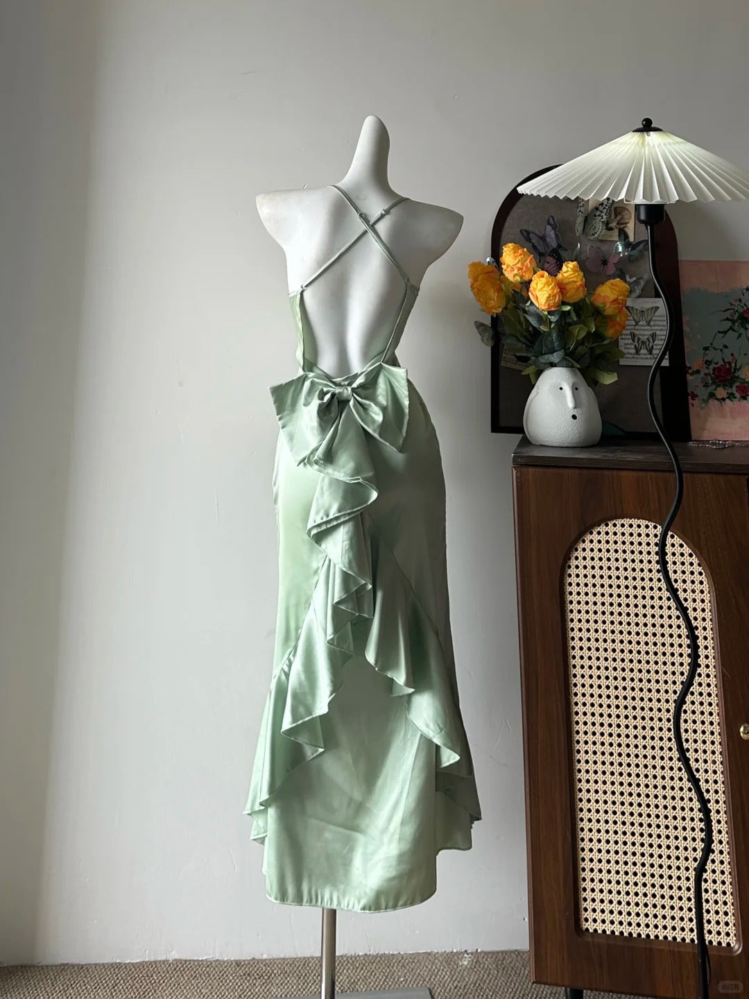 Elegant Green Slim Fit Halter Backless Ruffle Satin Prom Dress Evening Dress
