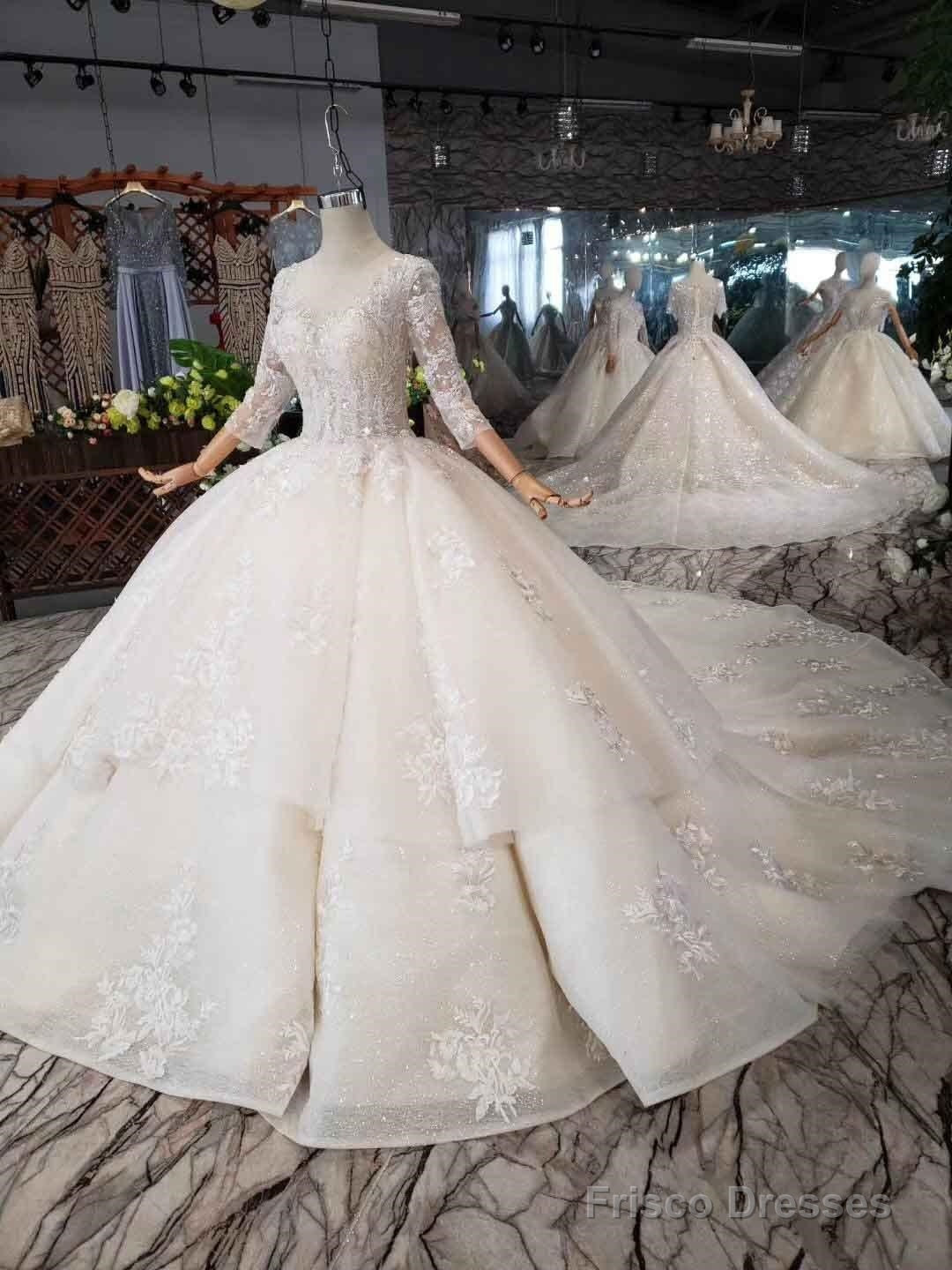 Elegant Half Sleeves Ball Gown Lace Layer Wedding Dress Secondary image