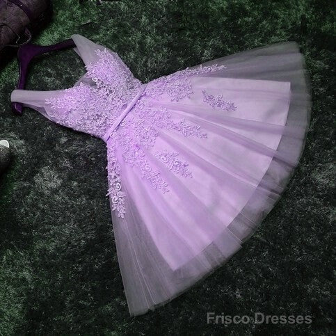 Elegant Homecoming Dress  Lavender Lace Appliques Tulle Plunge V Sleeveless Knee Length A-Line Wedding Guest Dress Main image