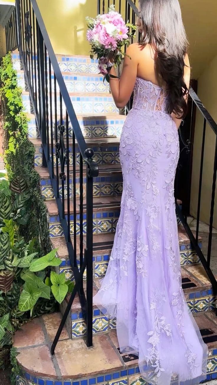 Elegant Mermaid Sleeveless Lace Lilac Evening Prom Dresses Long Prom Dresses Main image