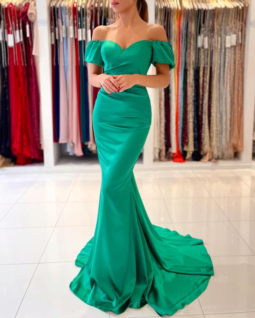 Elegant Off-The-Shoulder Green Mermaid Evening Dress Long On Sale Secondary image