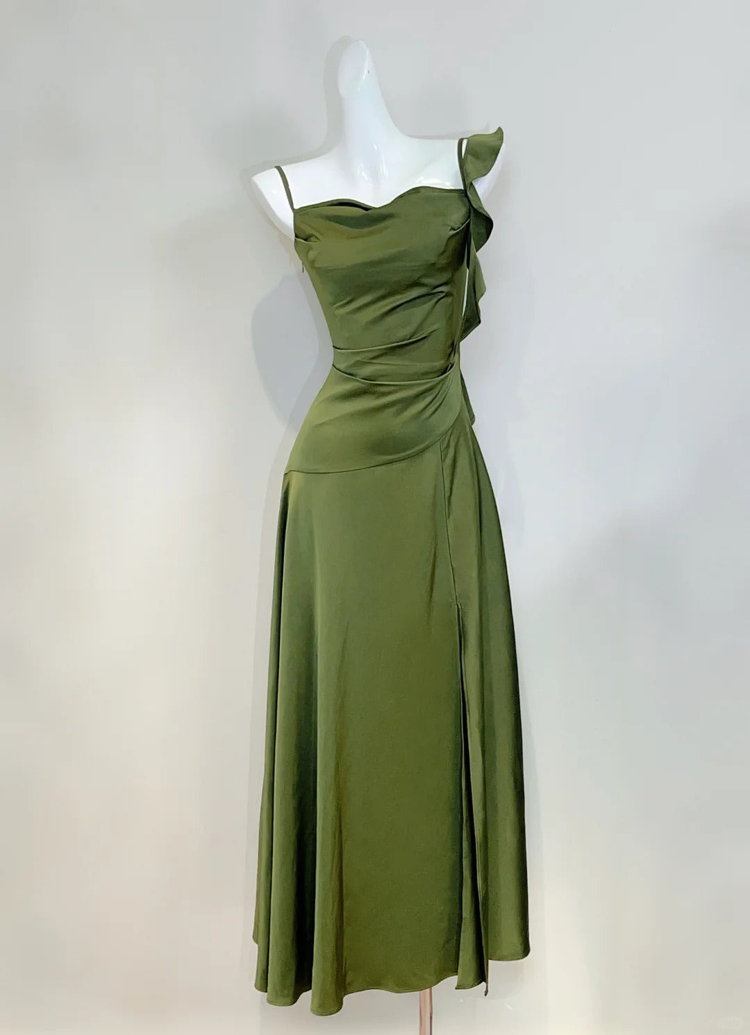 Elegant Olive Green Slim Fit Ruffled Satin Prom Dress Evening Dress