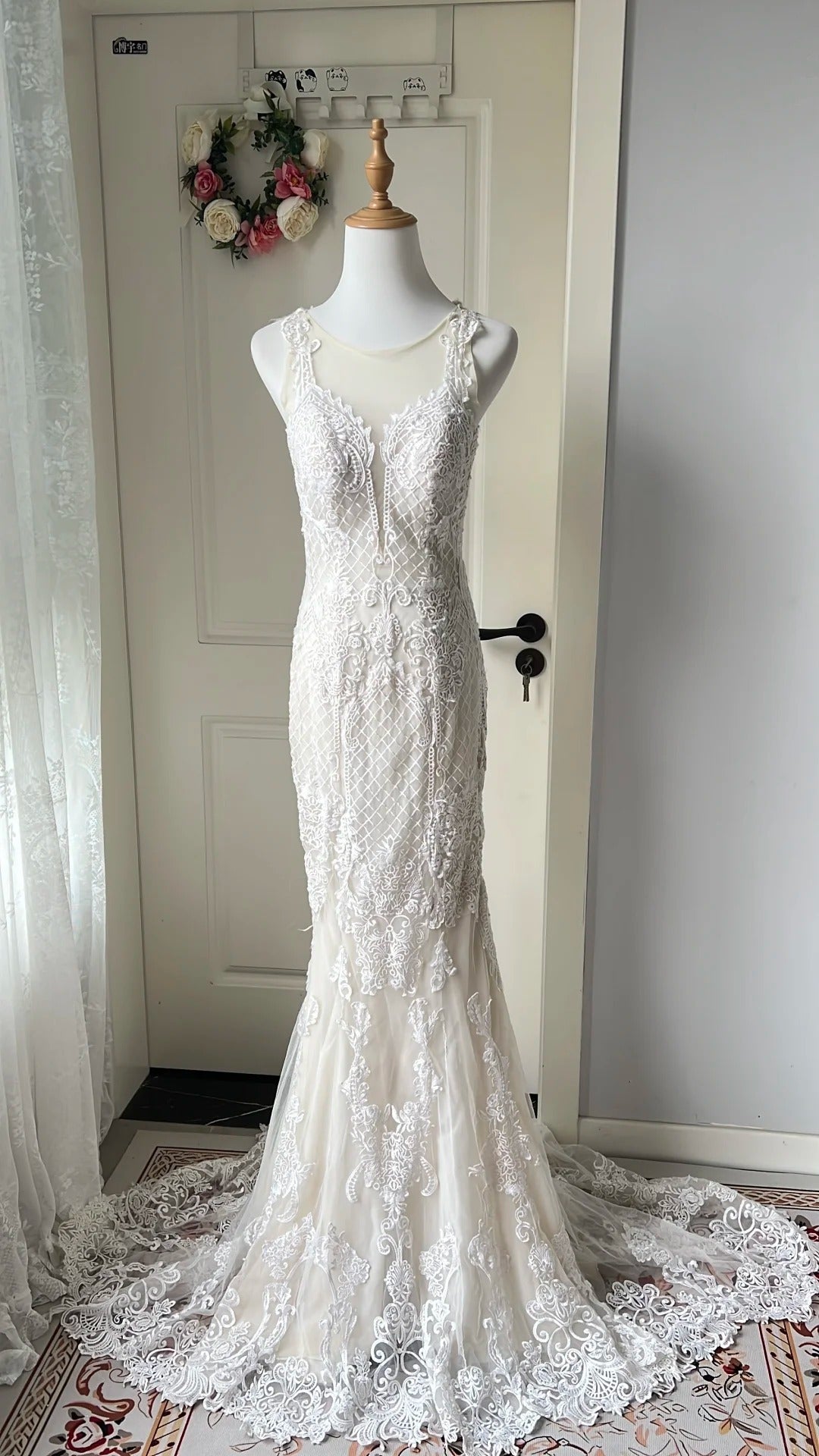 Elegant Retro White Mermaid Round Neck Lace Train Prom Dress Evening Dress Wedding Dress