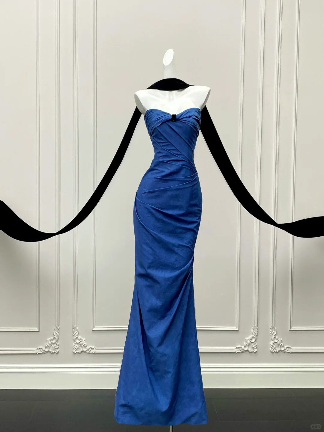 Elegant Royal Blue Mermaid Strapless Pleated Long Prom Dress Evening Dress Main image