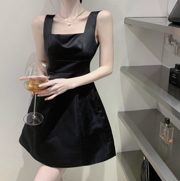 Elegant Simple Shoulder Strap Square Neck Satin A-Line Birthday Dress Homecoming Dress Secondary image