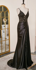 Elegant Black Spaghetti Straps Evening Dresses Satin Sheath Long Prom Dresses With Slits