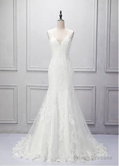 Elegant Tulle V-Neck Neckline Mermaid Wedding Dress With Beaded Lace Appliques