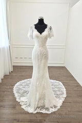 Elegant V Neck 1/4 Sleeves Sheath/Column Bridal Wedding Dresses With Lace