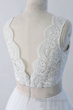 Elegant V-neck Lace Tulle A-line Wedding Dress