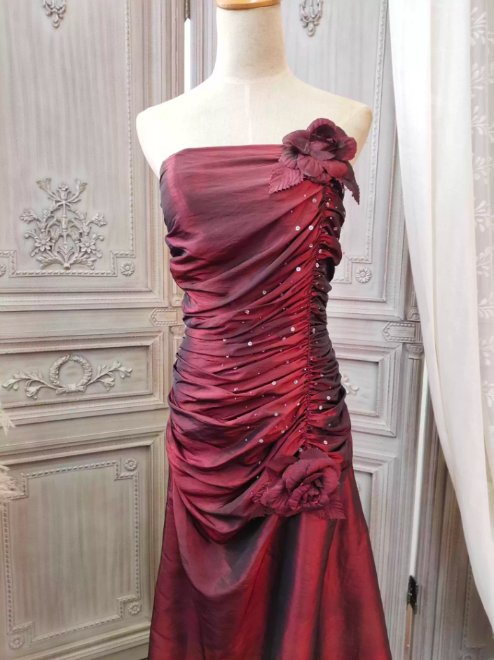 Elegant Vintage Burgundy Strapless Ruched Satin Long Prom Dress Evening Dress Secondary image