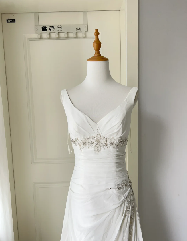 Elegant White Deep V-Neck Beaded Chiffon Prom Dress Evening Dress