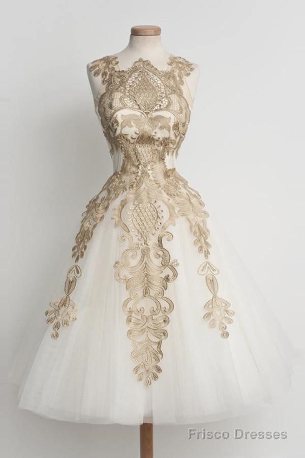 Elegant White Homecoming Dress Knee-Length With Lace Main image